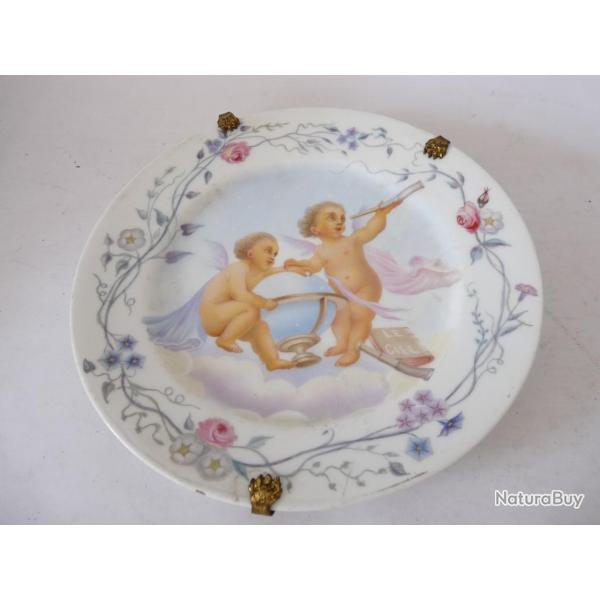 Assiette porcelaine decor d'angelots