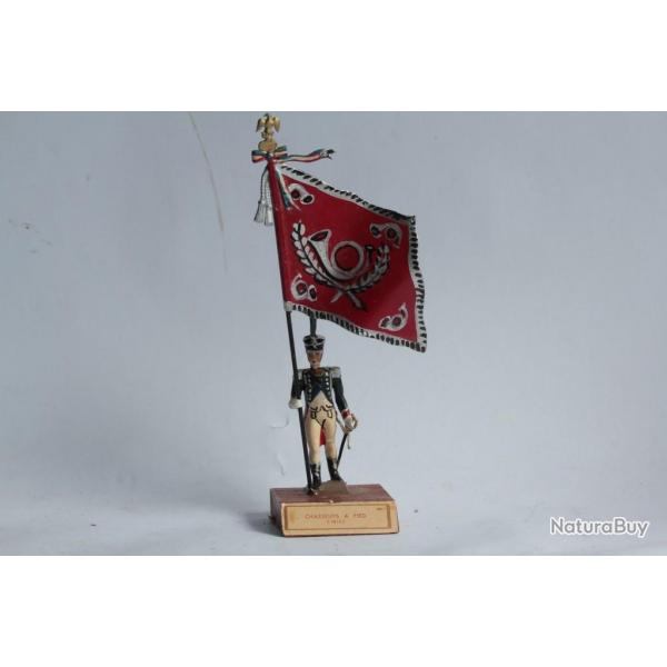 Soldat de plomb Porte drapeau Chasseurs  pied CBG Mignot