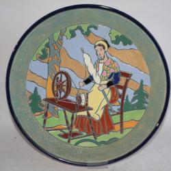 Assiette faïence émaillé Fileuse de laine Amphora Tchécoslovaquie
