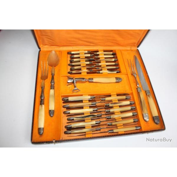 Service de 29 couverts B. Cte Lyon