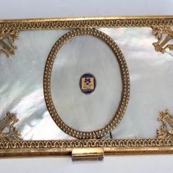Boite minaudière pomponne nacre style Louis XVI