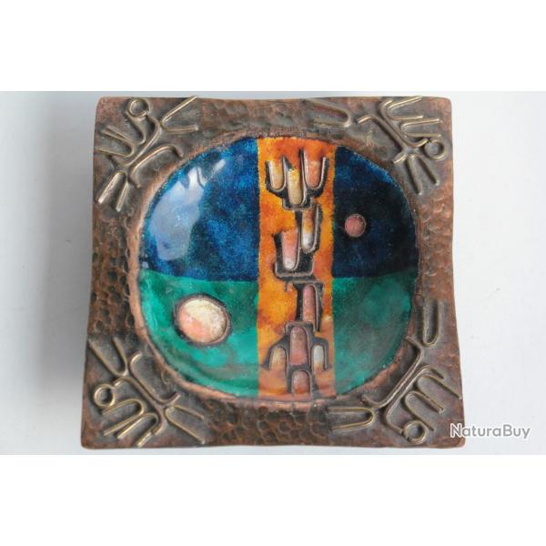 Coupelle maux cuivre martel Inde Larsen Toubro