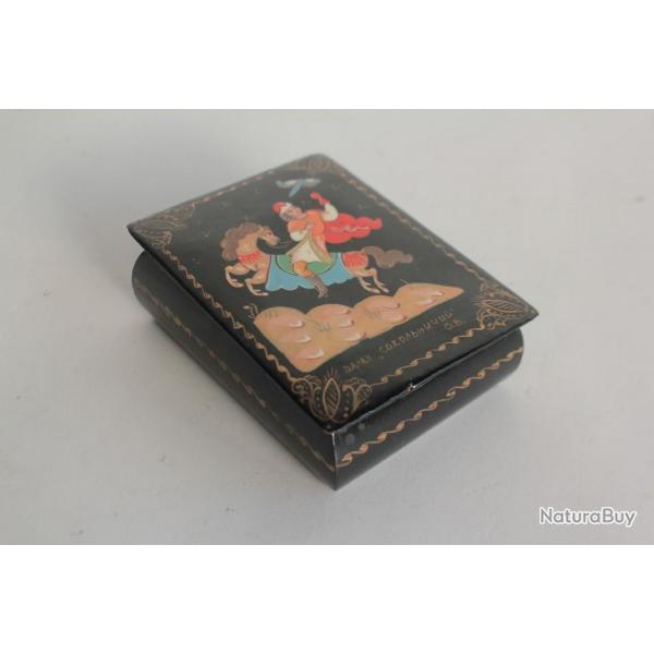 Bote laque Russe Palekh Fauconnier