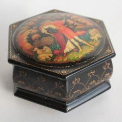 Boîte laquée Russe hexagonale Palekh couple bergers