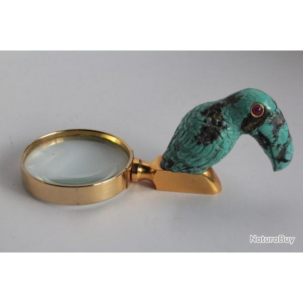 Loupe de bureau Toucan pierre sculpte Ira von Frstenberg