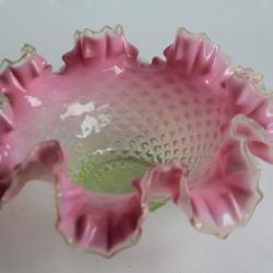 Coupe verre opalescent Urane Thomas Webb