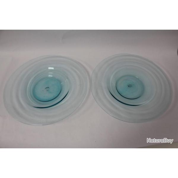 Deux assiettes verre souffl bleu design 33 cm