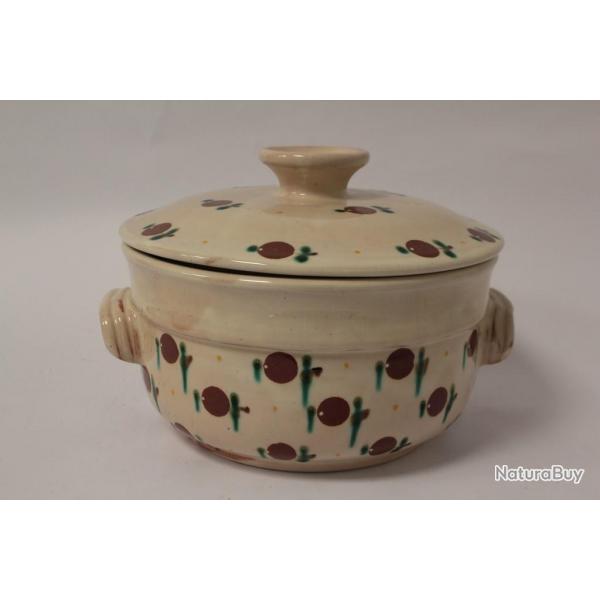 Plat couvert poterie Pommes Steiner Kiesen Suisse Art populaire