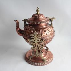 Ancienne Théière Bouilloire cuivre repoussé