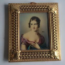 Peinture sous verre Portrait femme cadre métal ajouré