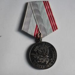 Médaille Russie URSS CCCP Betepah Tpyna TPYA véteran of Labour