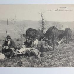 CPA France Auvergne n°2611 Le repos du Laboureur