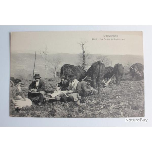 CPA France Auvergne n2611 Le repos du Laboureur