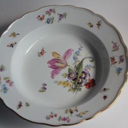 MEISSEN Assiette creuse porcelaine Fleurs Papillons XIXe siècle
