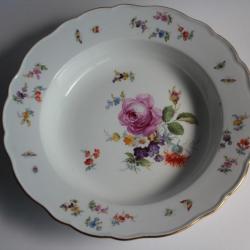 MEISSEN Assiette creuse porcelaine Fleurs Papillons XIXe siècle