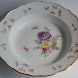 MEISSEN Assiette creuse porcelaine Fleurs Papillons XIXe siècle