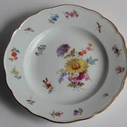 MEISSEN Assiette à dessert porcelaine Fleurs Papillons XIXe siècle