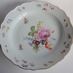 MEISSEN Plat porcelaine Fleurs Papillons XIXe siècle