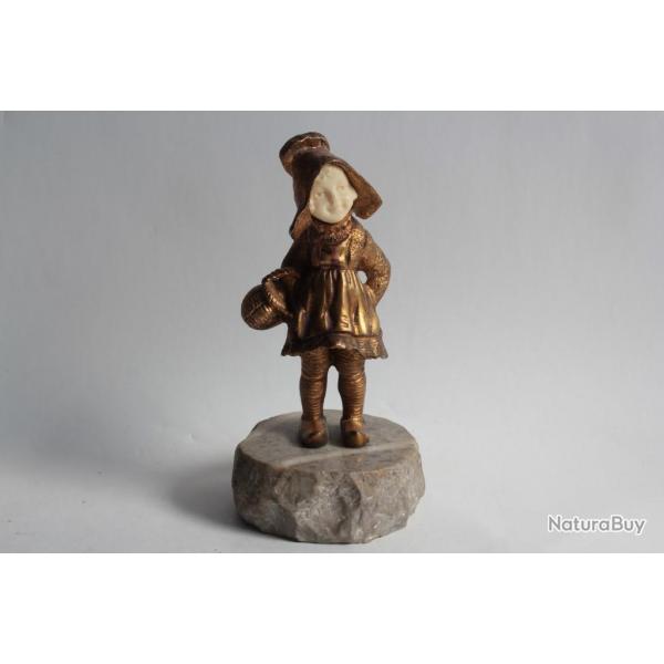 Bronze BAILLY Charles-Eloy Jeune Hollandaise au panier