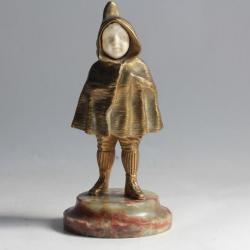 Bronze Georges OMERTH Enfant à la cape