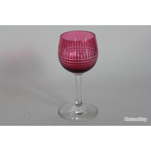 BACCARAT Verre  pied cristal rouge Nancy 13 cm