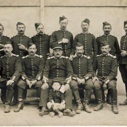 CPA Militaria Régiment phot datée 1914 Macon A identifier Rare