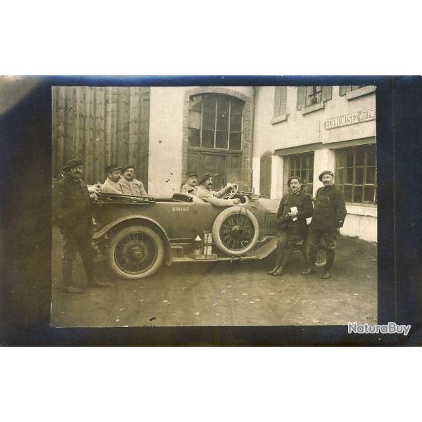 CPA AUTOMOBILE ancienne devant le garage Militaria Militaire