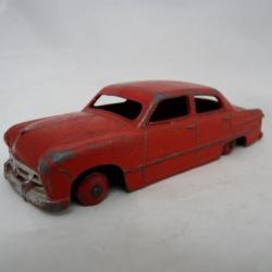 Voiture DINKY TOYS FORD SEDAN N°170 Jouets