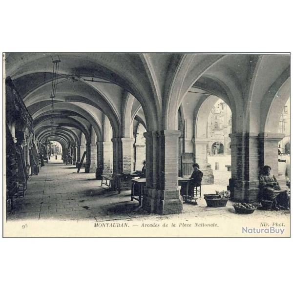 CPA 82 TARN ET GARONNE MONTAUBAN Arcades de la Place Nationale