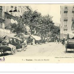 CPA 83 VAR Toulon Un coin du Marché n°7 très animé