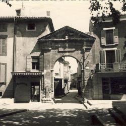 CPA 84 VAUCLUSE Bollène Vieille Porte