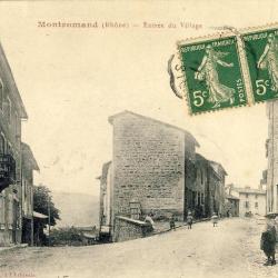 CPA 69 Rhône Montromand Entrée village animé 1915