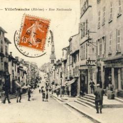 CPA 69 Rhône Villefranche Rue Nationale Surtaxe timbre