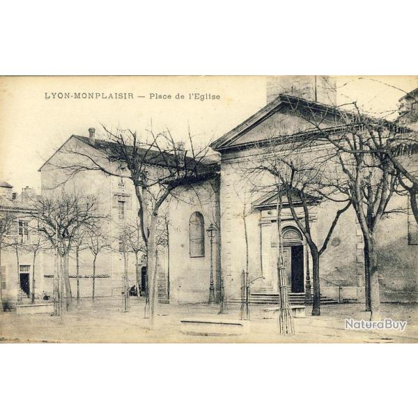 CPA 69 RHONE LYON MONTPLAISIR Place de l'glise