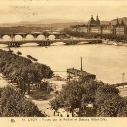 CPA 69 RHONE LYON Ponts et Dôme Hôtel Dieu