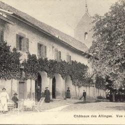 CPA 74 Haute-Savoie Châteaux des Allinges costume