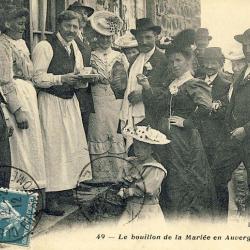 CPA 63 PUY DE DOME Clermont bouillon mariée