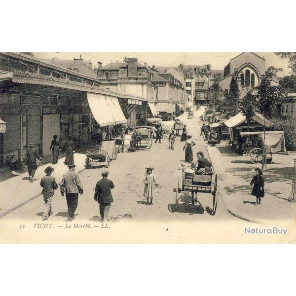 CPA 03 Allier VICHY Le March LL. anim 1905
