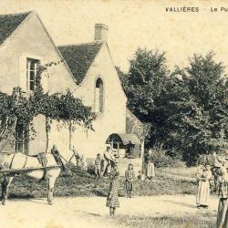 CPA 89 YONNE Vallières Le Puits du Haut Calèche