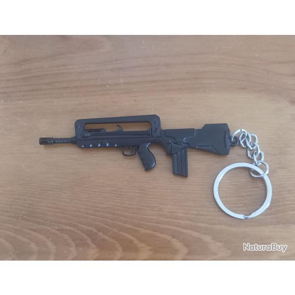 Porte cls FAMAS en mtal  !!!