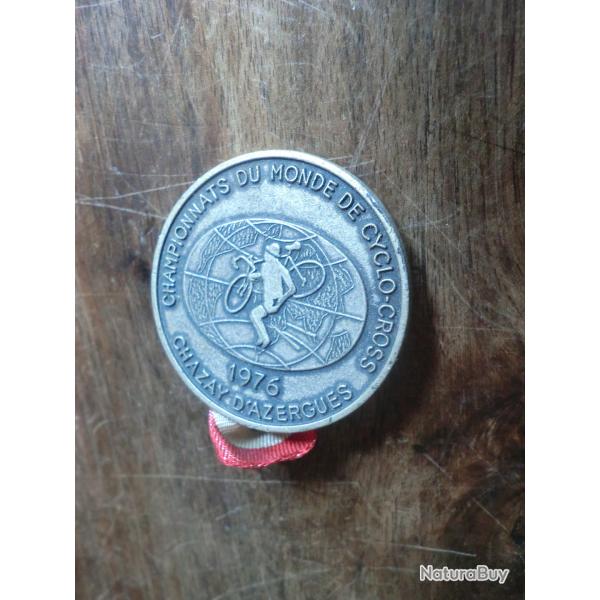 insigne broche  chanpionats du monde de cyclo-cross   chazay d'azergues / 1976