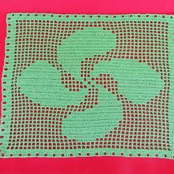Croix Basque Lauburu napperon emblème régional. Napperon crochet en coton vert
