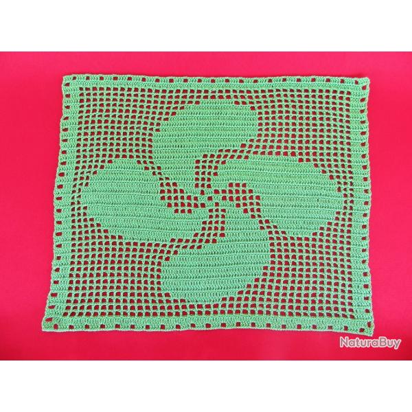 Croix Basque Lauburu napperon emblme rgional. Napperon crochet en coton vert