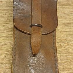 Ancienne pochette militaire en cuir pour l'entretien du MAS 36 / MAS 49-56