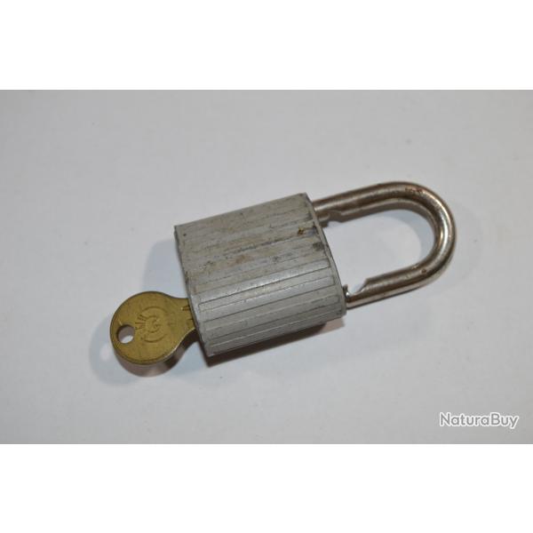 Cadenas US Militaria WW2 1939/1945 US Army EAGLE Made in USA Officier Male Cantine WW2