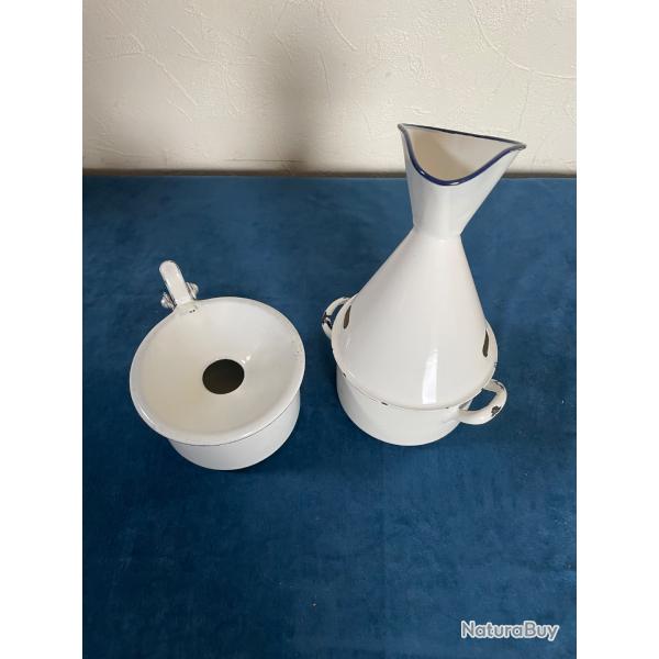 Anciens inhalateur et crachoir en tle maille