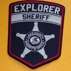 TISSU PATCH : EXPLORER SHERIFF , LAKE COUNTY  , DIMENSION VOIR PHOTOS, BON ETAT VOIR PHOTOS . POUR T