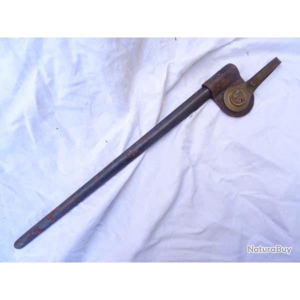 425) lot , rare  fourreau  en cuir et laiton , =  tranger