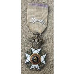 Croix Chevalier Ordre de Leopold avec Epees-Belgique