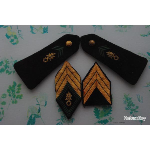 LOT DE GARDE ET EPAULETTES  DE LA  LEGION ETRANGERE